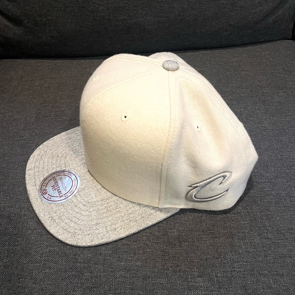 Rare! Mitchell & Ness Cleveland Cavaliers Hat